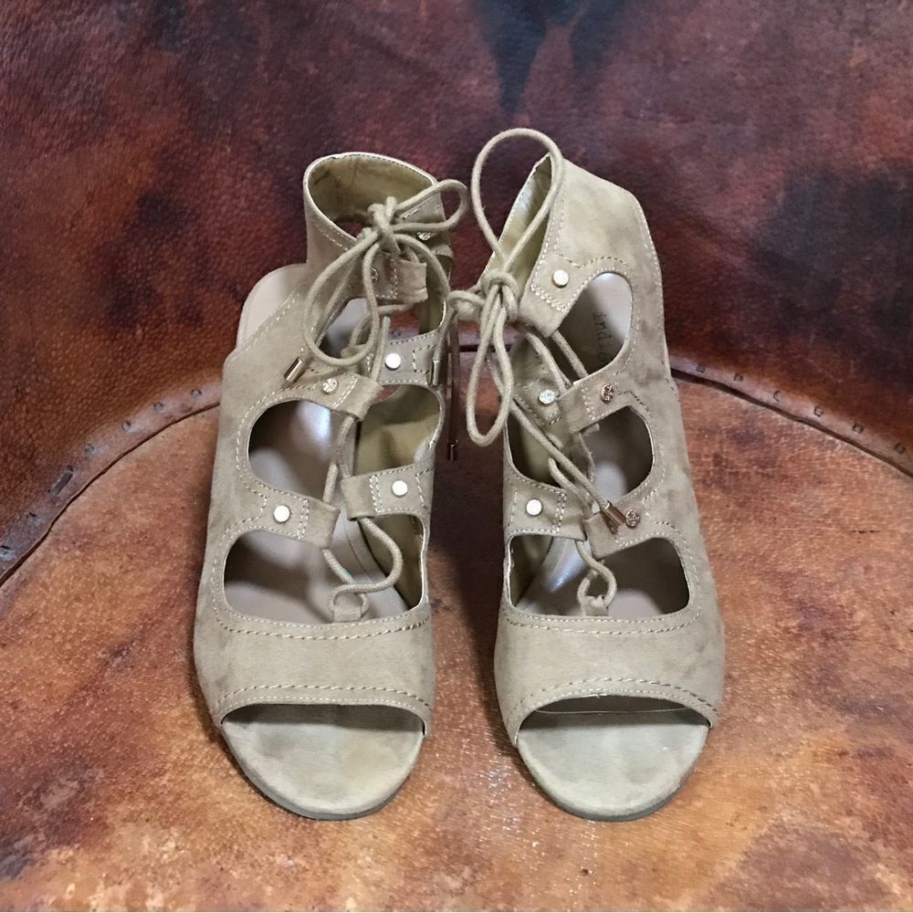 4 for $20 Indigo Rd. Babel / Gladiator Sandal (9.5) - Picture 3 of 10